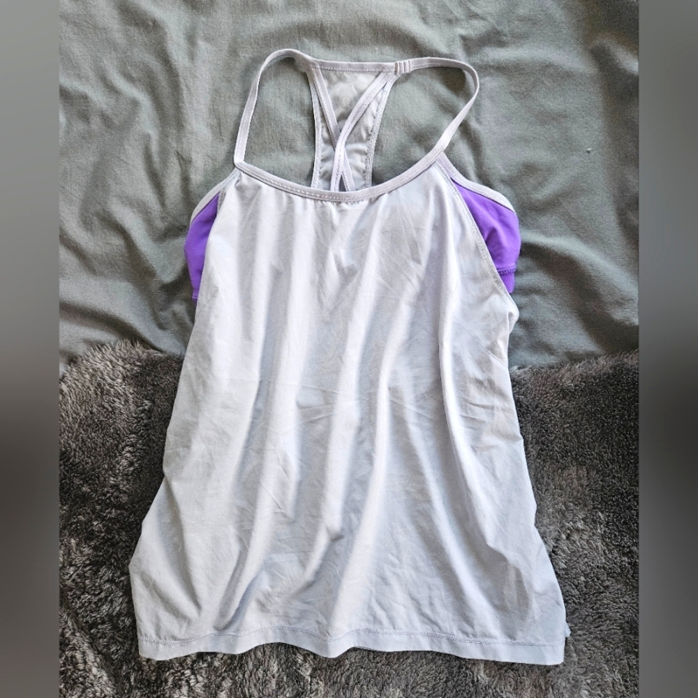 Lululemon top size 6 S tank w built in Bra